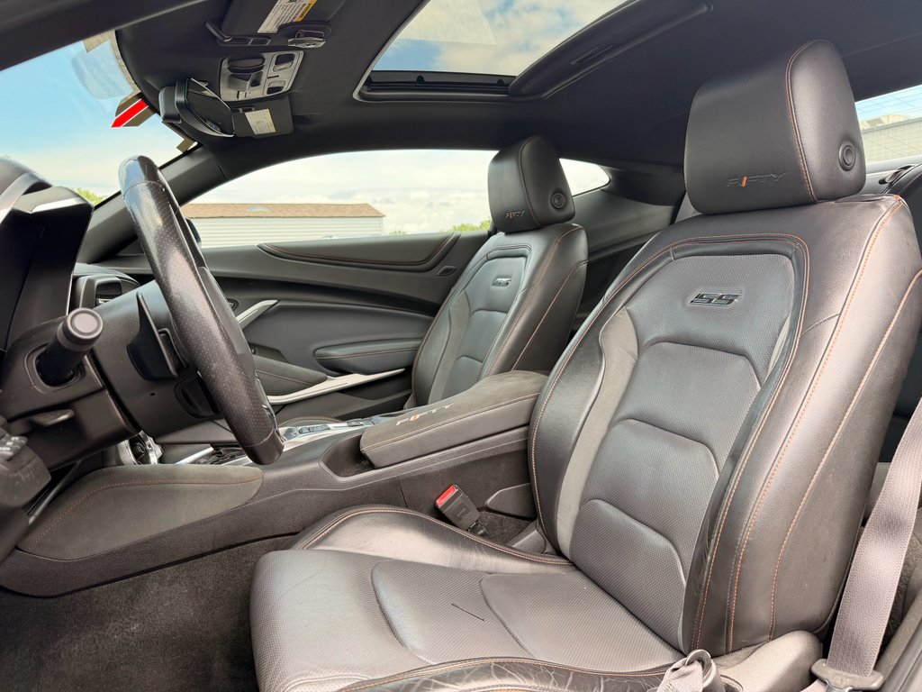 Used 2017  Chevrolet 2SS image 5