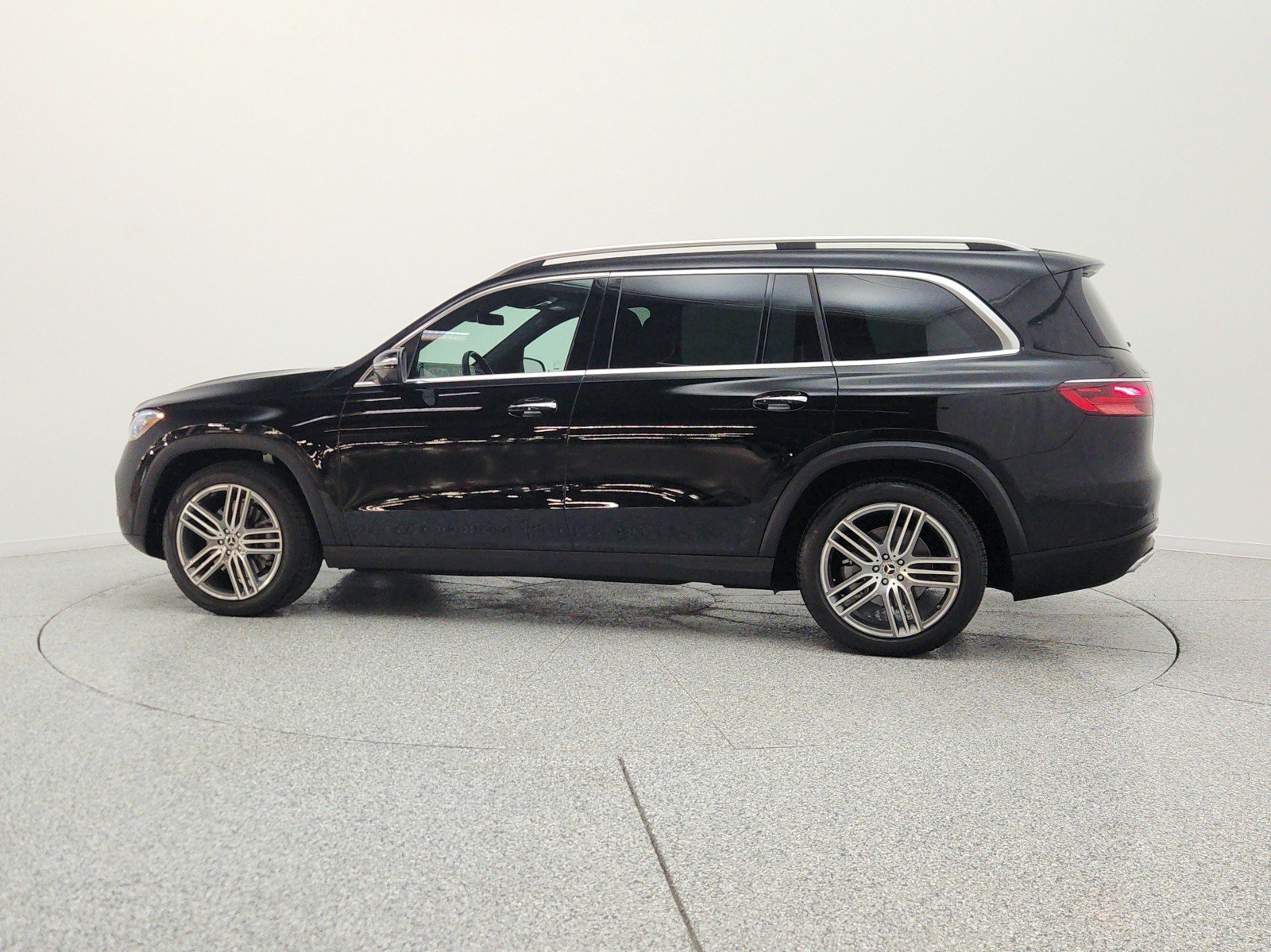 Certified Used 2025 Black Mercedes-Benz GLS 450 4MATIC® SUV image 8