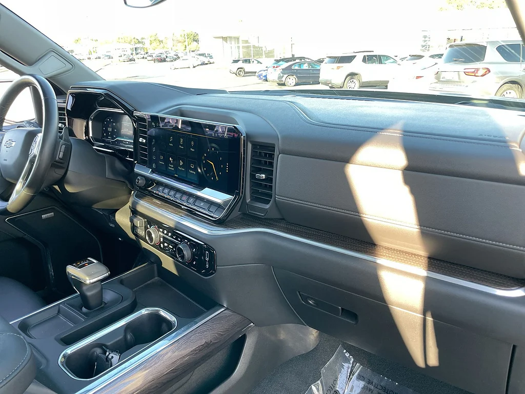 Used 2022 Silver Ice Metallic Chevrolet RST image 30
