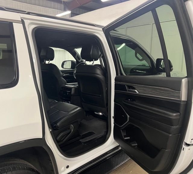 Used 2024 White Jeep Series II image 19
