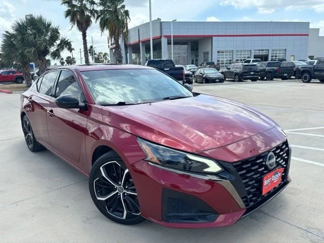 Used 2023 Red Nissan 2.5 SR image 1