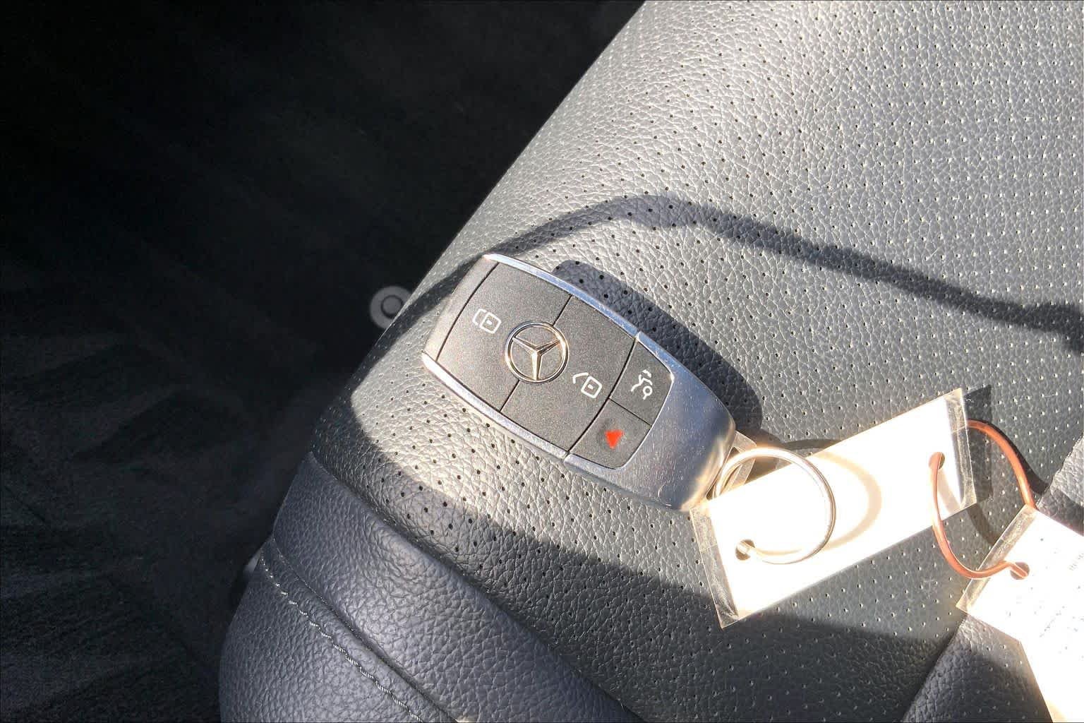 Used 2022 Polar White Mercedes-Benz GLE 350 image 13