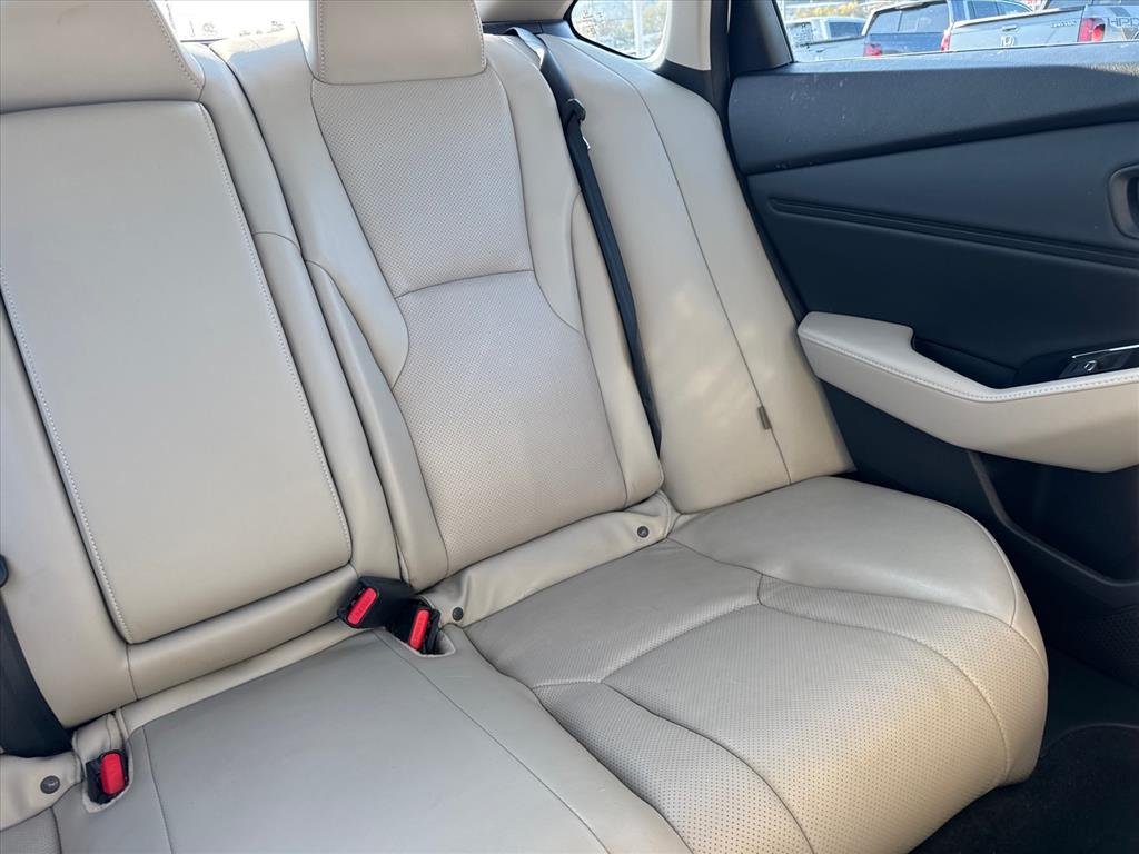 Used 2023 Platinum White Pearl Honda Touring image 18