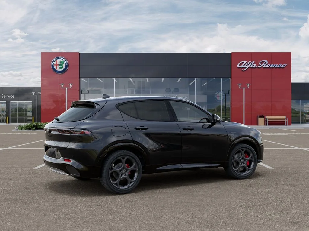 New 2026 Alfa Black Alfa Romeo Base image 4