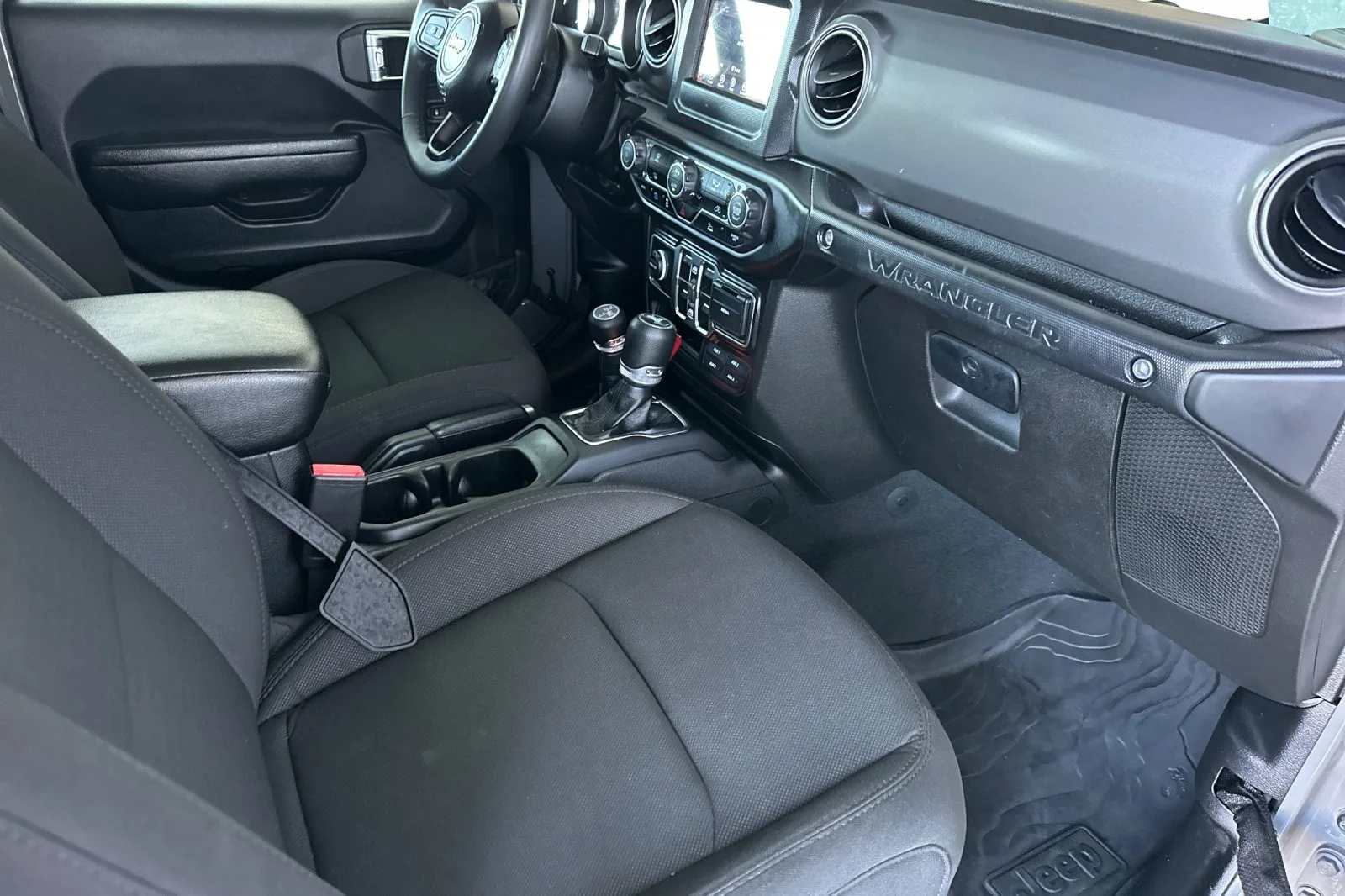 Used 2023 STING - GRAY Jeep S 4XE image 15