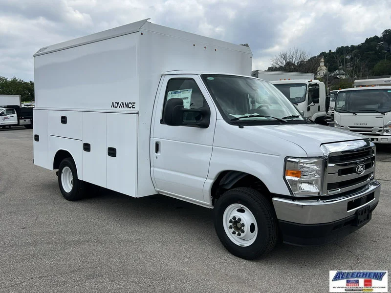 New 2027 Oxford White Ford  image 4