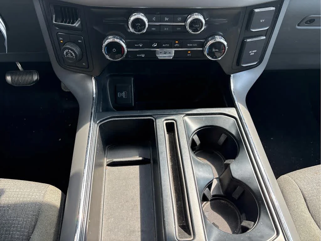 Used 2024 Iconic Silver Metallic Ford XLT image 10