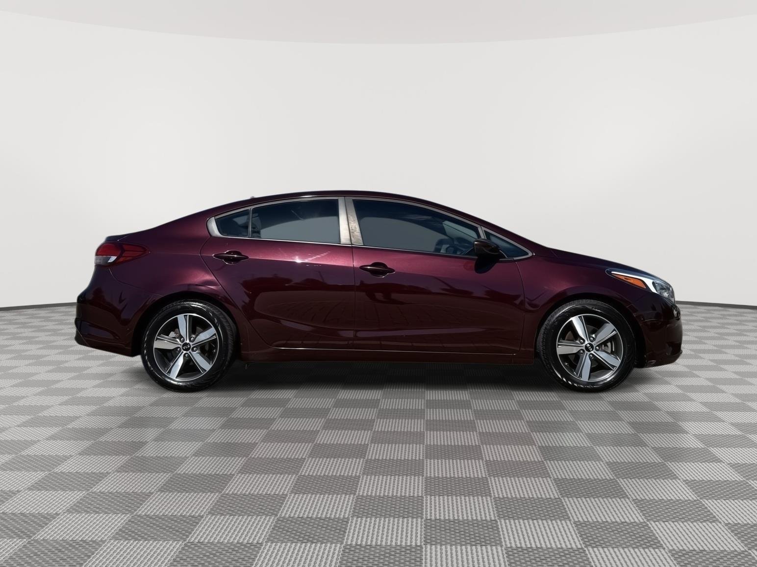 Used 2018 Garnet Red Kia LX image 7