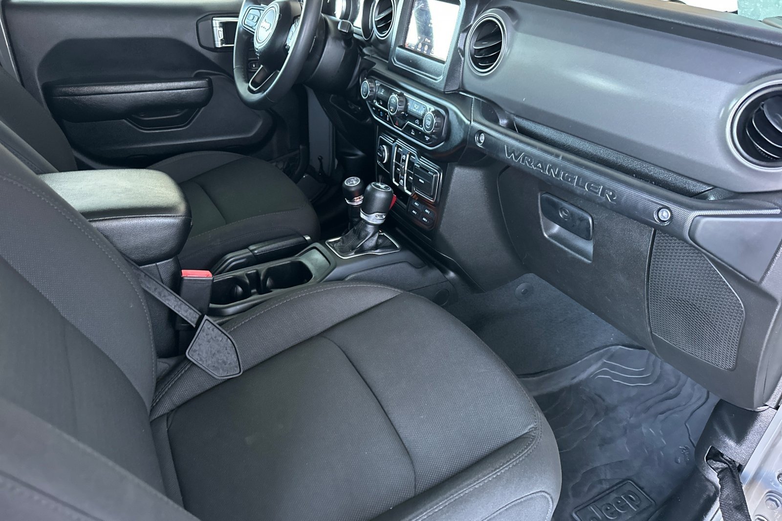 Used 2023 STING - GRAY Jeep S 4XE image 15
