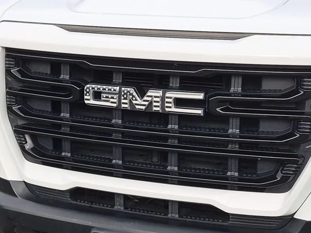 Used 2021 White GMC Elevation Standard image 36