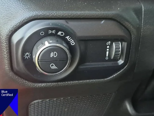 Used 2023 Red Jeep Sport S image 17