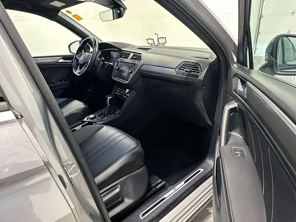 Used 2022  Volkswagen 2.0T SE R-Line Black image 25