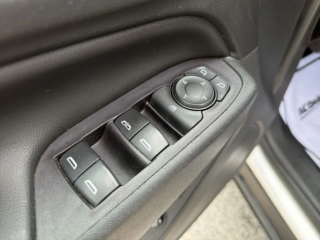 Used 2020 White Chevrolet LT image 22