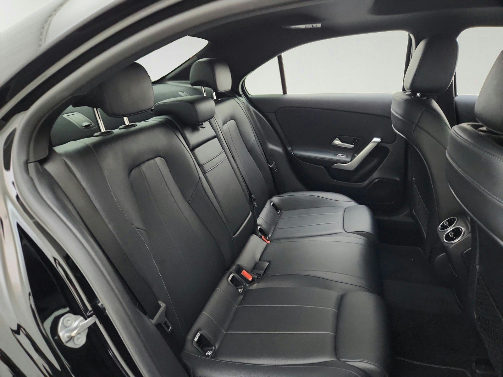 Used 2020 Night Black Mercedes-Benz A 220 image 31