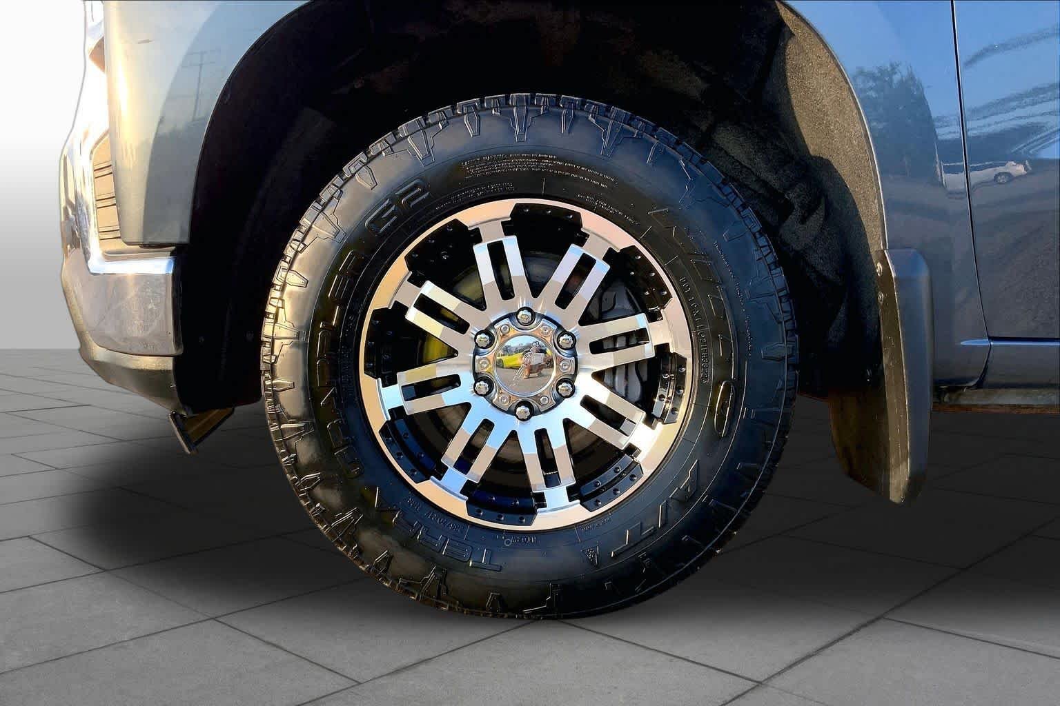 Used 2021 Shadow Gray Metallic Chevrolet LT image 11