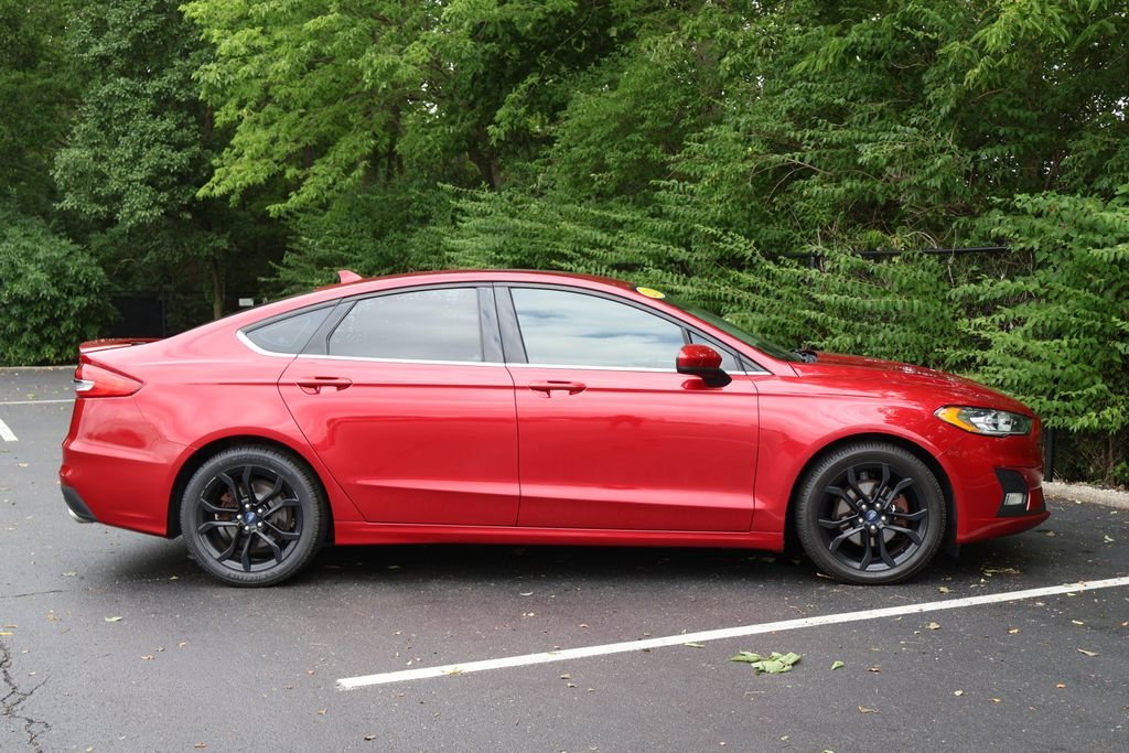 2020 Ford Fusion SE - Photo 11