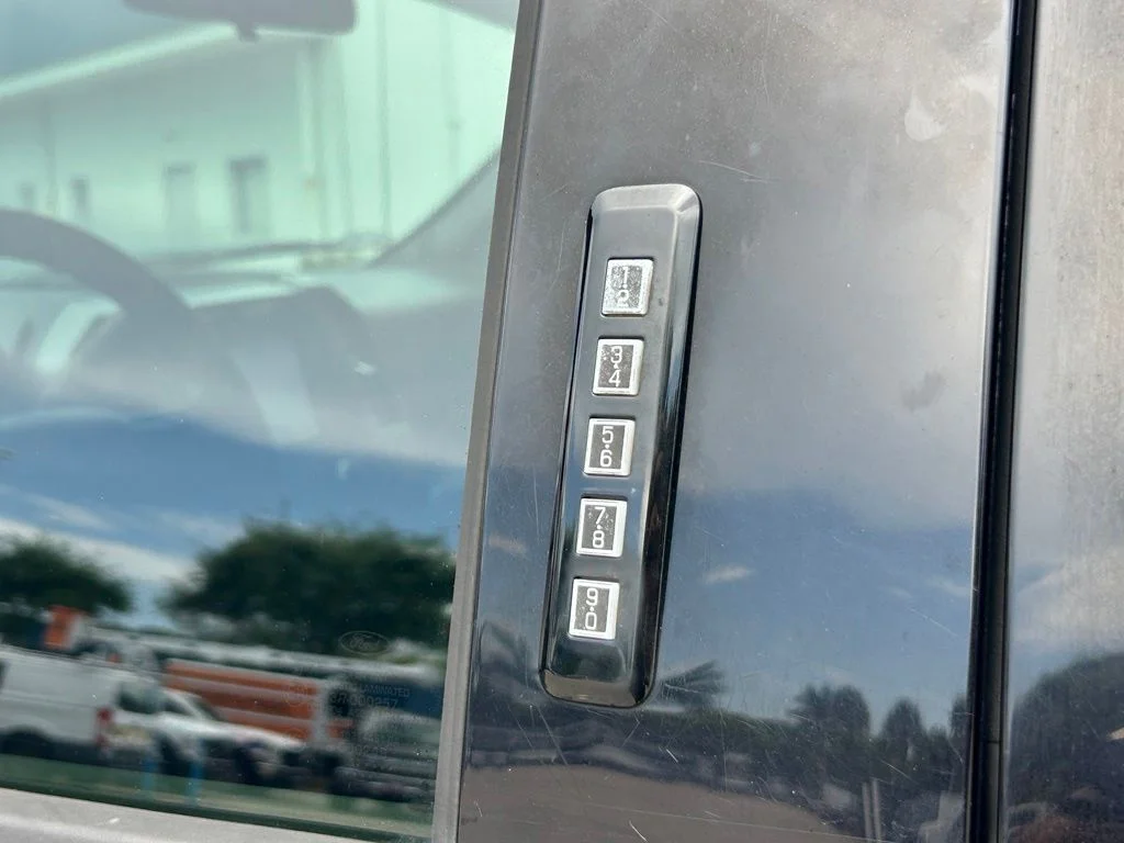 Used 2018 Magnetic Ford XLT image 17