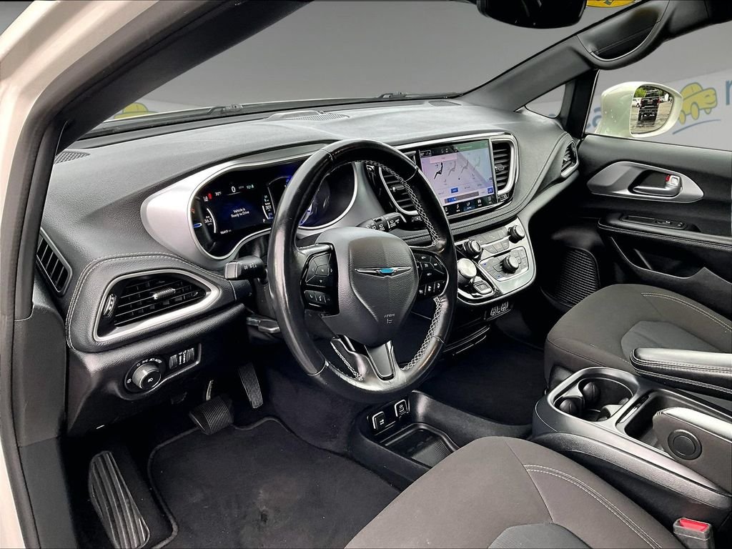 Used 2021 White Chrysler Touring image 8