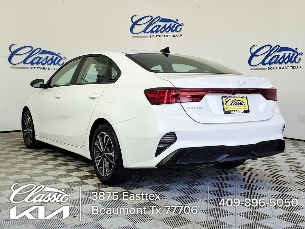 Used 2023 White Kia LXS image 2