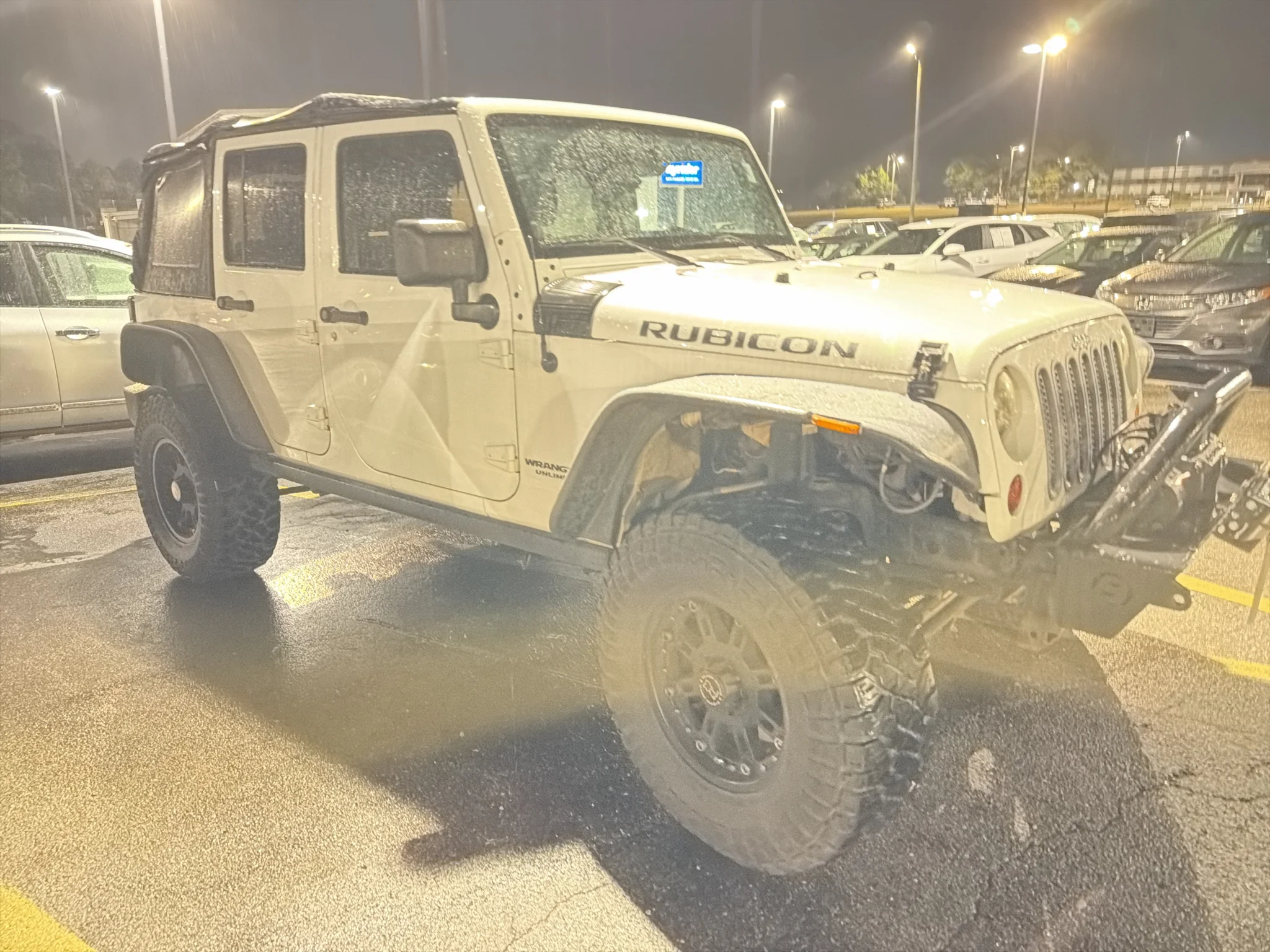 Used 2011 Bright White Clearcoat Jeep Rubicon image 12