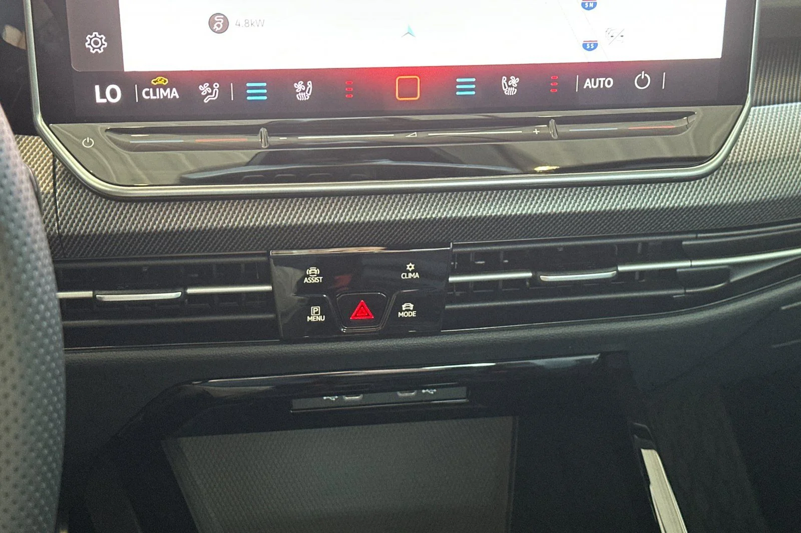 Used 2025  Volkswagen 2.0T SE image 23