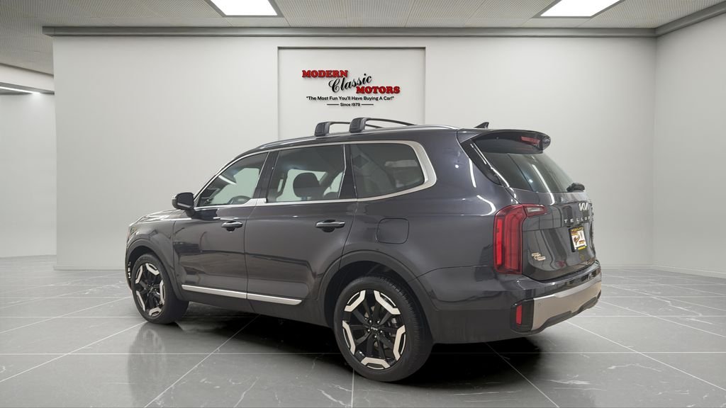 Used 2025 Gray Kia S image 3
