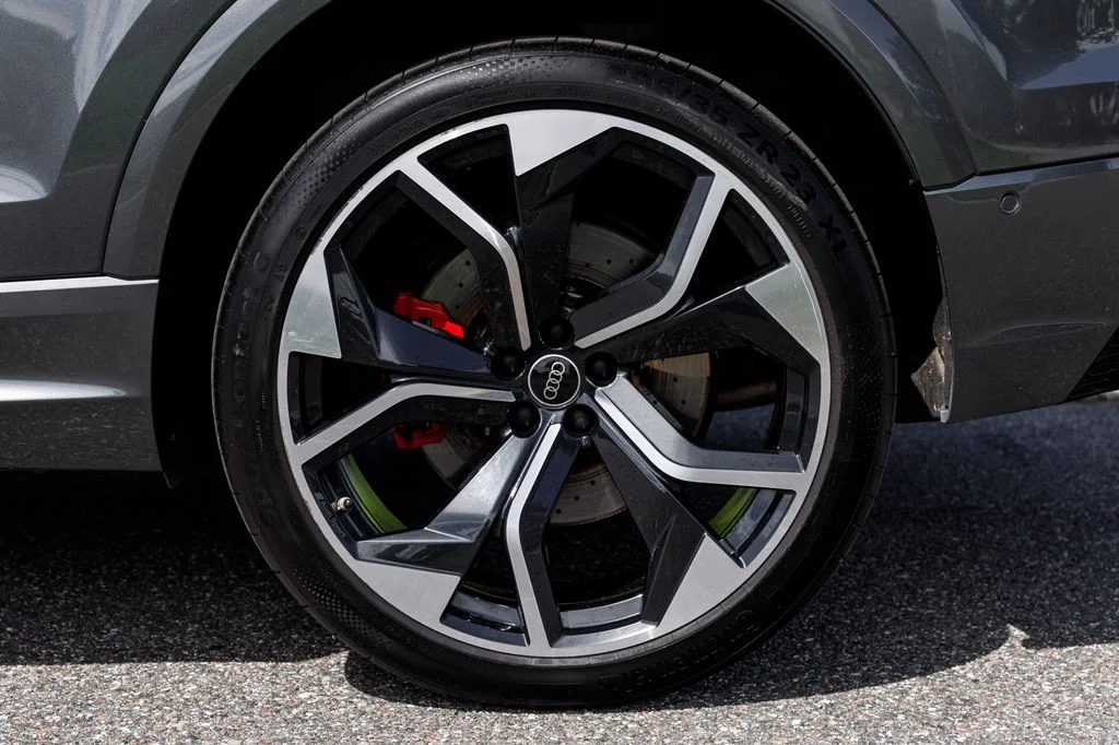 Used 2023  Audi 4.0T image 16
