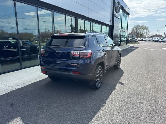 Used 2019 Blue Jeep Trailhawk image 3