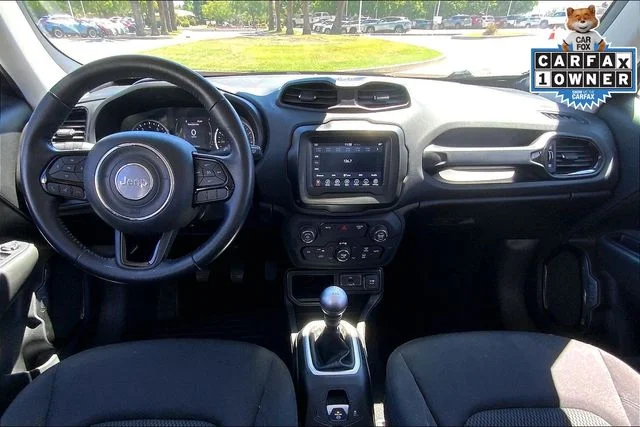 Used 2018 Black Jeep Latitude image 15