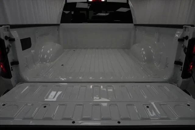New 2026 Bright White Clear-Coat Exterior Paint RAM BIG HORN image 29