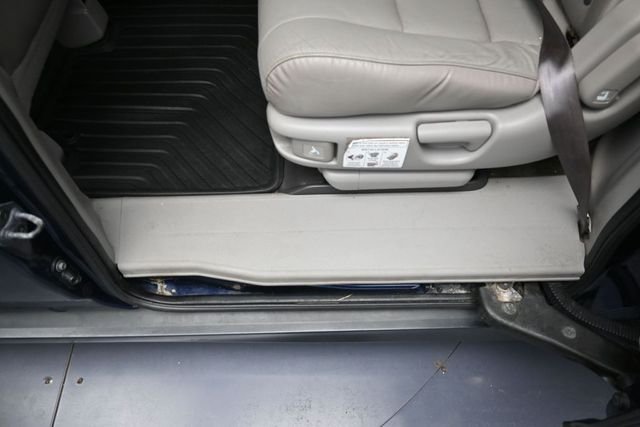 Used 2015 Obsidian Blue Pearl Honda EX-L image 2
