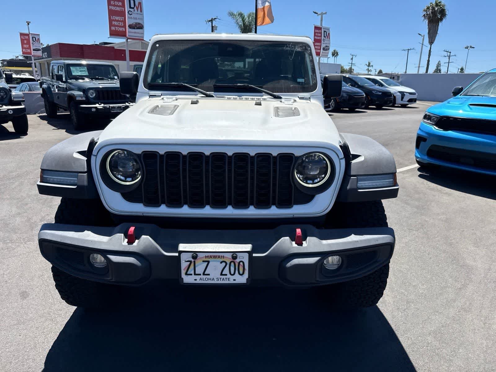 Used 2024 Bright White Clearcoat Jeep Rubicon image 3