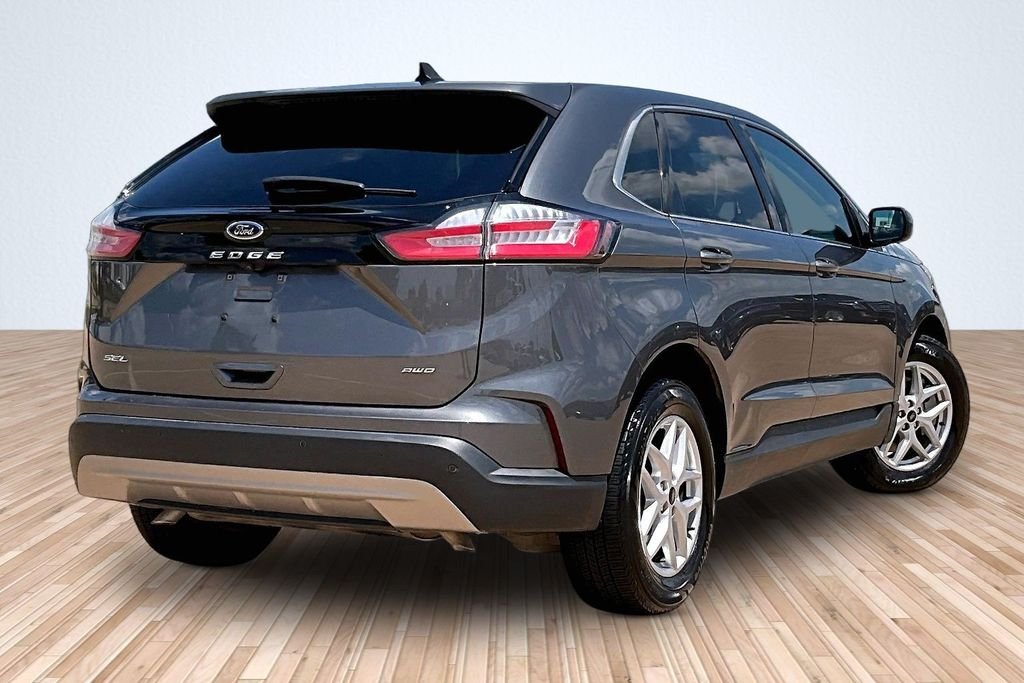 Used 2023 Gray Ford SEL image 2