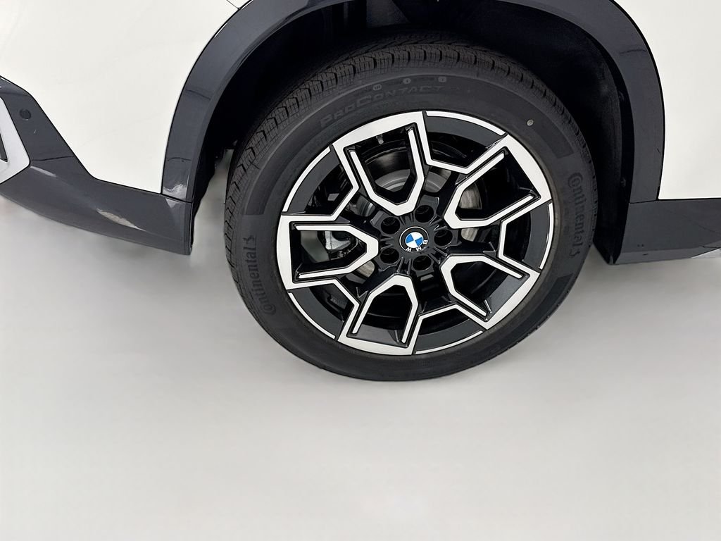New 2026 Alpine White BMW xDrive28i image 32