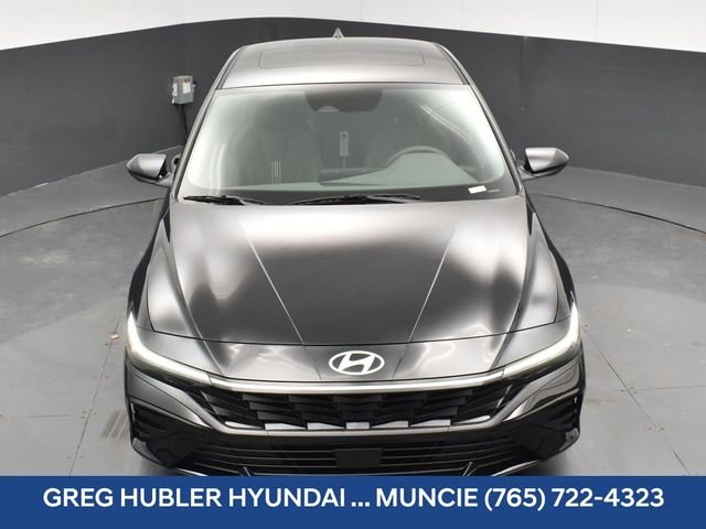 Used 2025 Black Hyundai SEL Convenience image 47