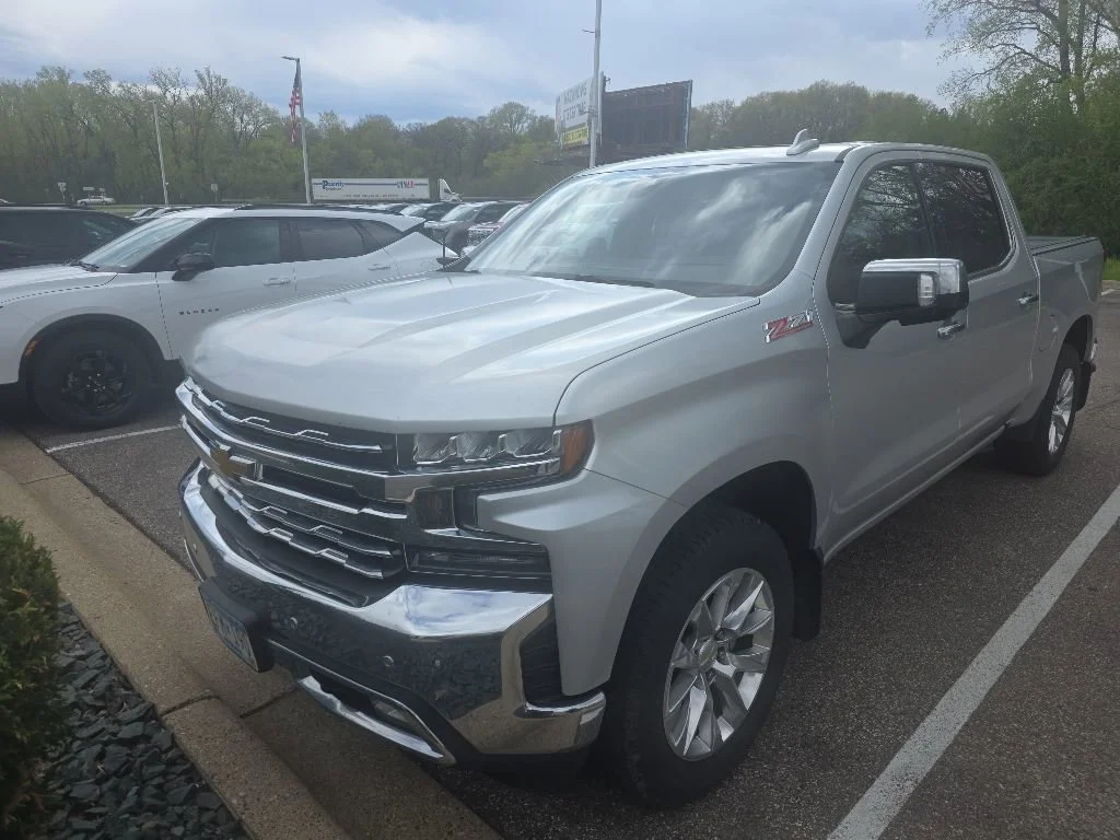 Used 2020 Chevrolet Silverado 1500 LTZ with VIN 3GCUYGED2LG307040 for sale in Inver Grove Heights, Minnesota