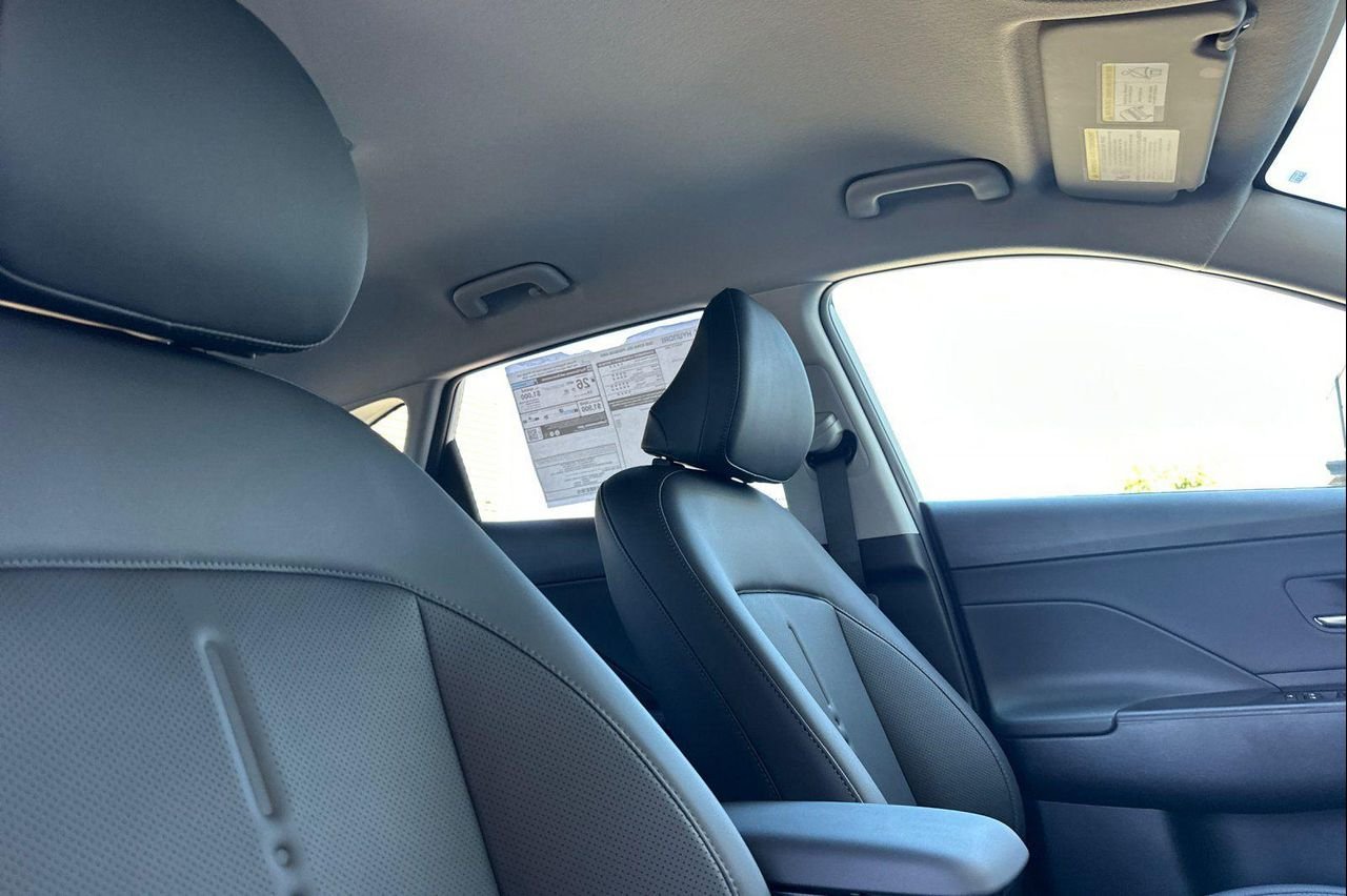 New 2026 White Hyundai SEL Premium AWD image 16