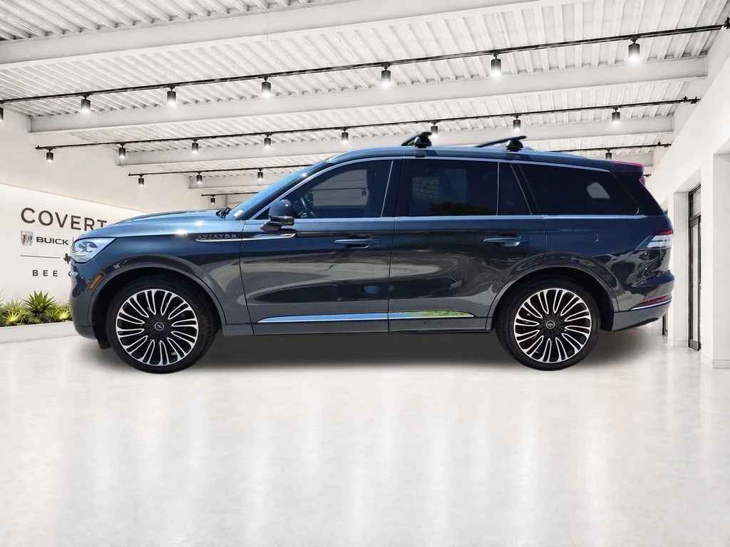 Used 2023  Lincoln Black Label image 6
