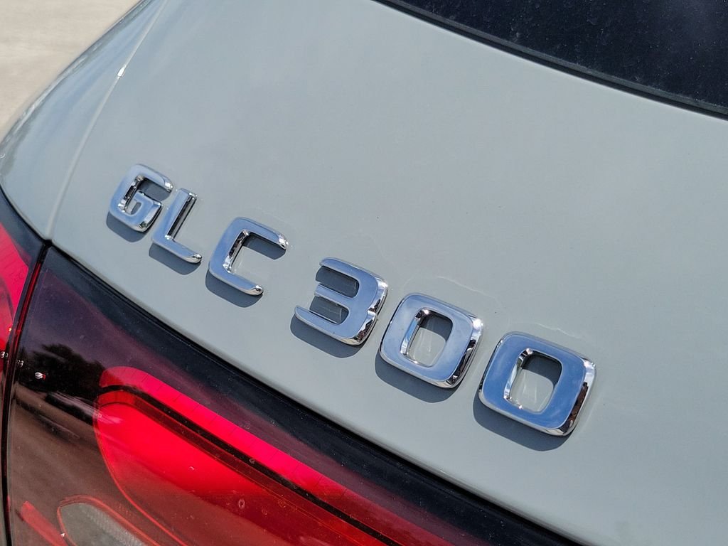 New 2027 MANUFAKTUR Alpine Grey Mercedes-Benz GLC 300 image 7