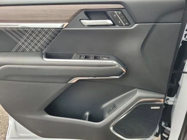 2026 GMC Acadia Denali - Photo 22