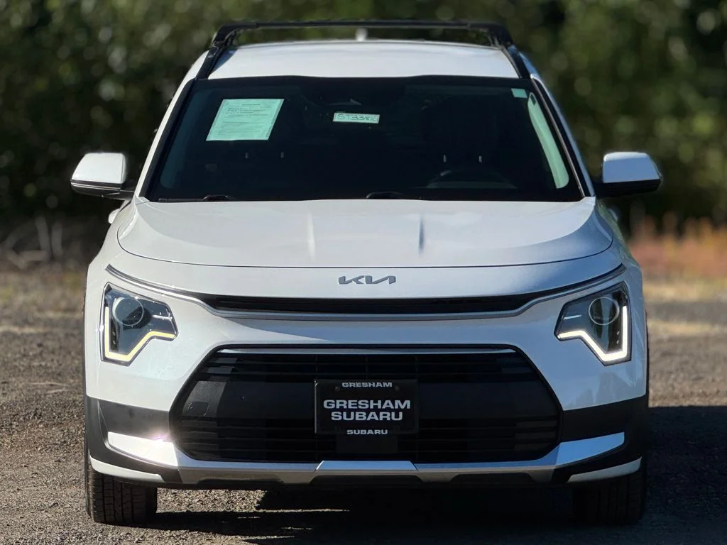 Used 2023 White Kia EX image 2
