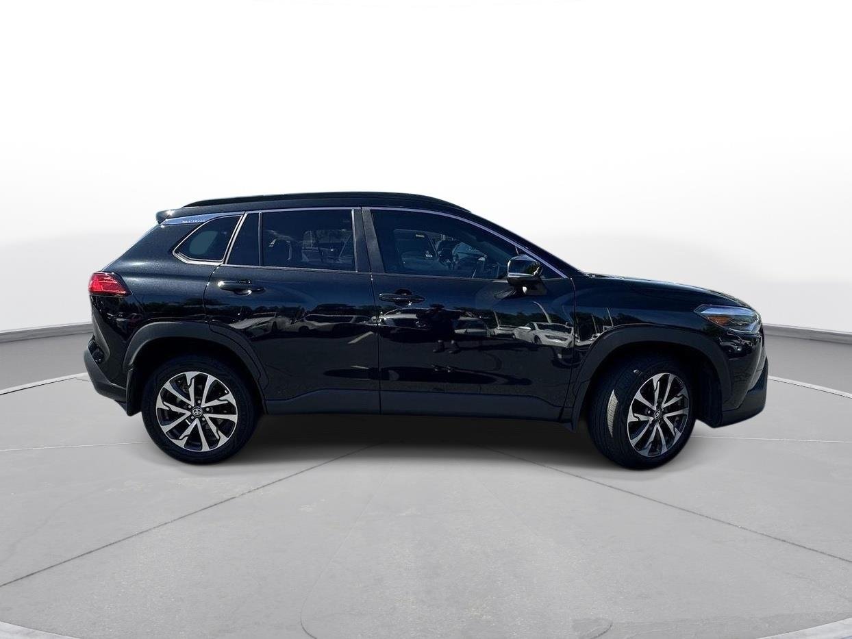 Used 2025 Jet Black Toyota XLE image 5
