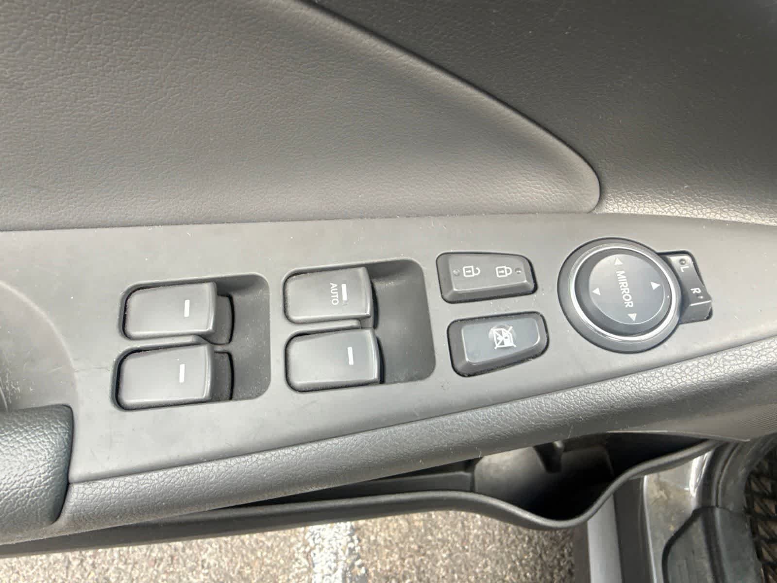 Used 2012 Harbor Gray Metallic Hyundai GLS image 11