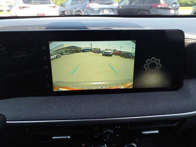 Used 2025 Brown Nissan SV image 13
