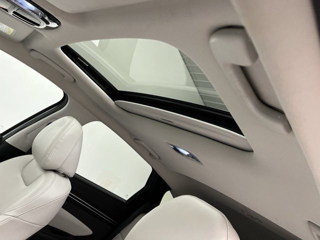 Used 2023 Shimmering Silver Hyundai SEL image 6