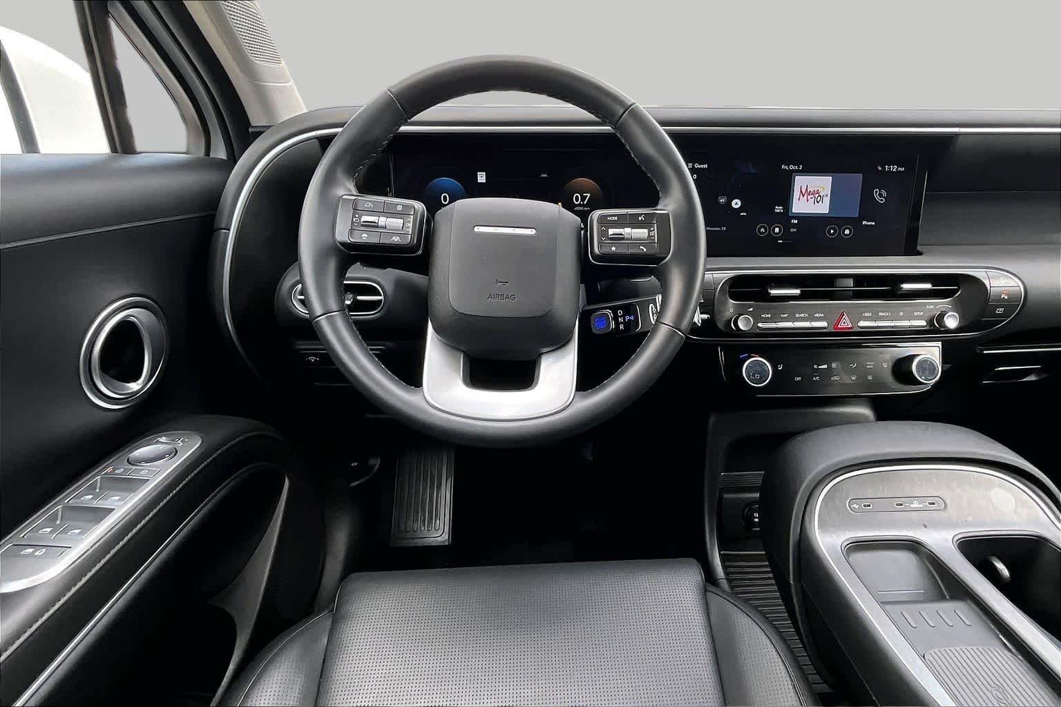 Used 2026 Creamy White Pearl Hyundai SEL 7P image 6