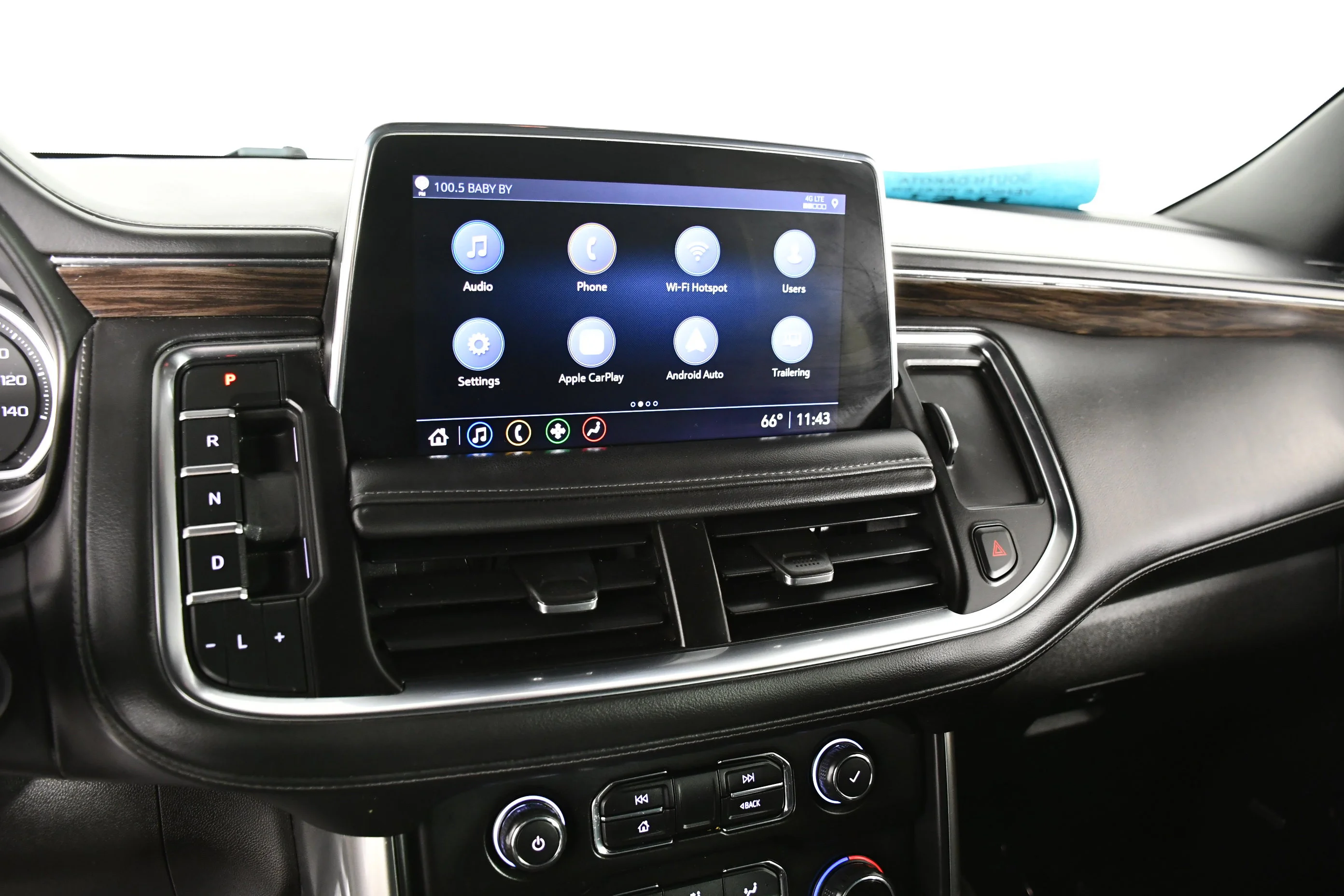 Used 2021 Black Chevrolet Z71 image 27