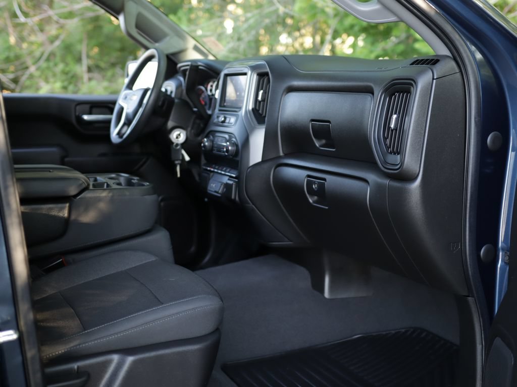 Used 2022 Northsky Blue Metallic Chevrolet Custom image 28