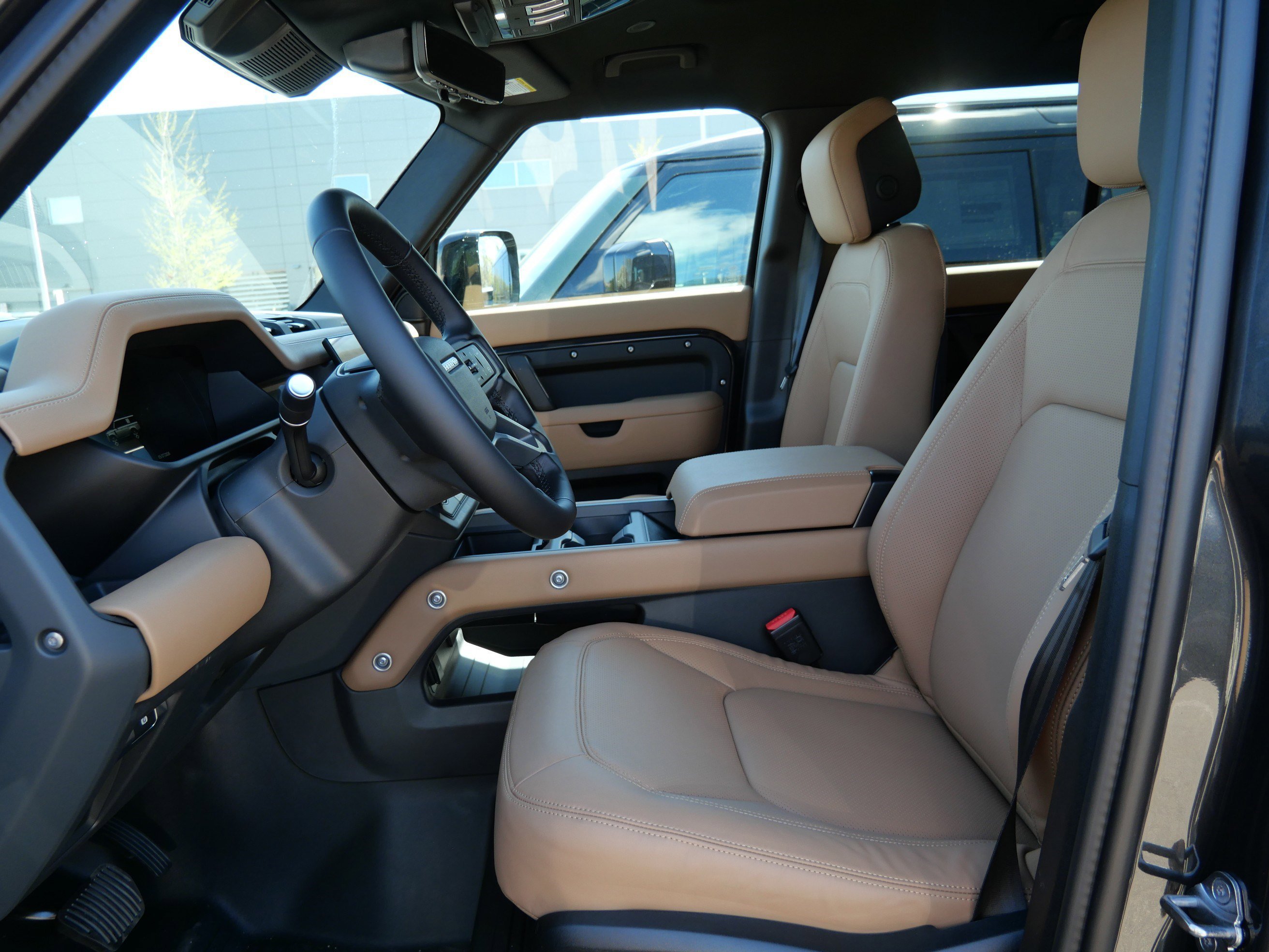 New 2026 Carpathian Grey Land Rover X-Dynamic SE image 3
