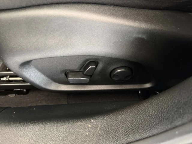 Certified Used 2023 Black Jeep Latitude image 9